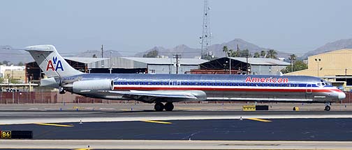 American McDonnell-Douglas MD-82 N7541A at Phoenix Sky Harbor, March 30, 2012
